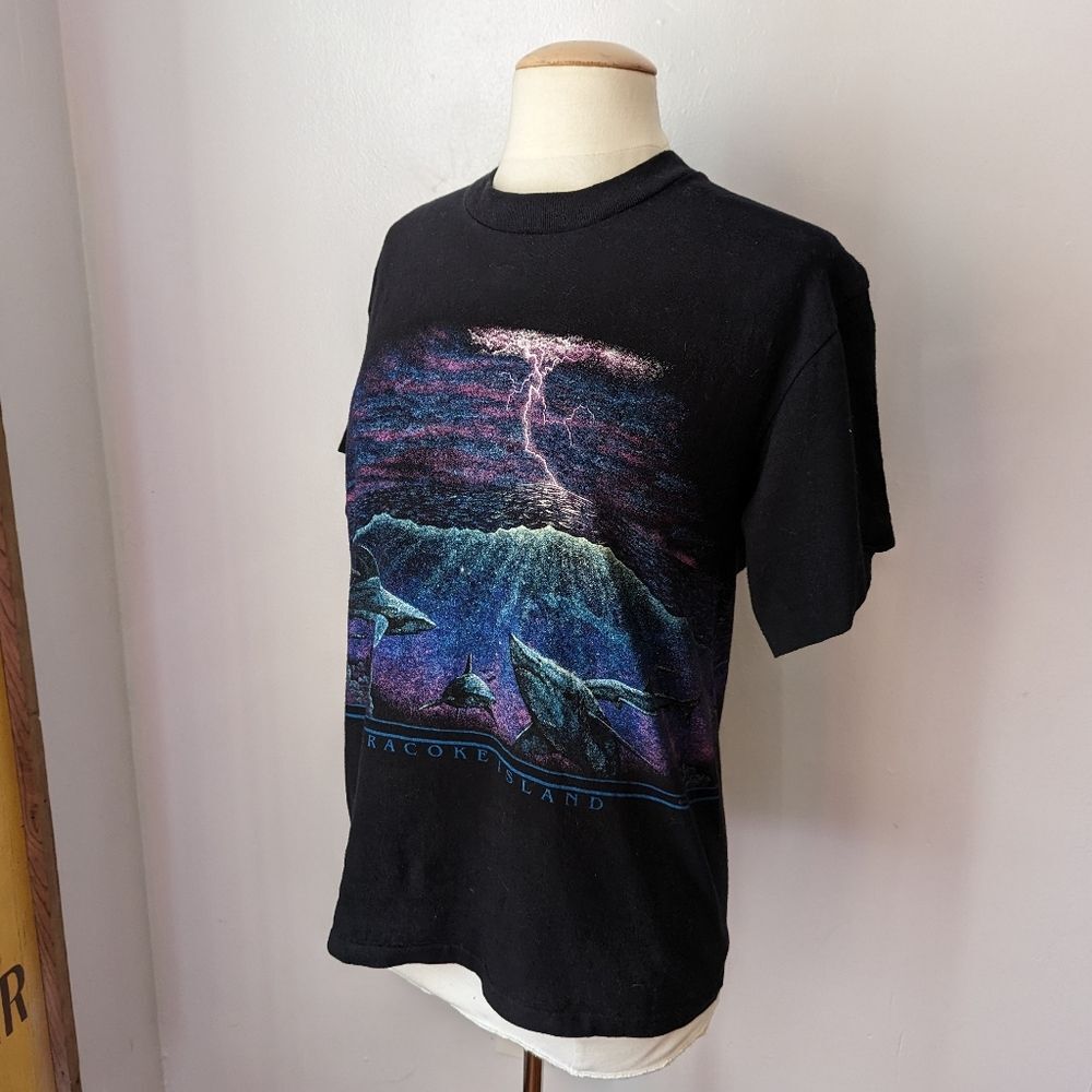 Vintage 90s Ocracoke Island Shark Lightening Ocean T-shirt Size M